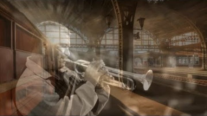 Поезд ушел. 5 минут на перроне песня. Фотосессия с чемоданом на рельсах. Песня перрон 2018. Прощание на перроне.