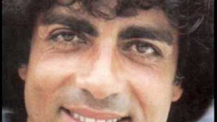 Enrico macias в молодости. Энрико масиас. Энрико масиаса. Энрико масиас шансонье. Энрико масиас фото.