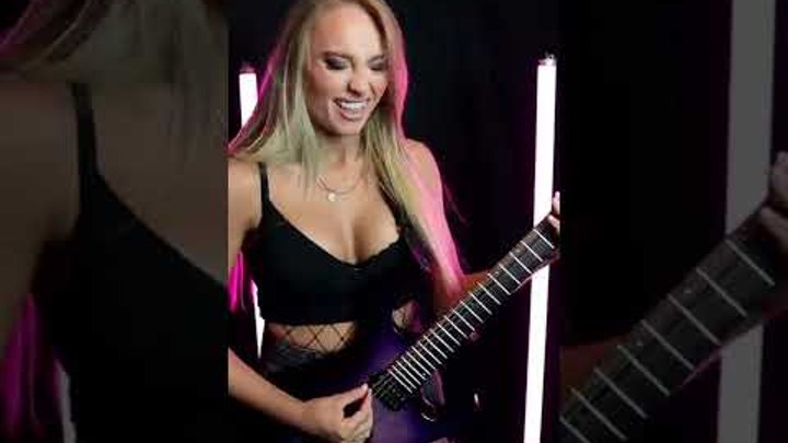 Софи ллойд гитаристка. Sophie lloyd. Sophie lloyd 2023. Alizee guitar. Софи ллойд.