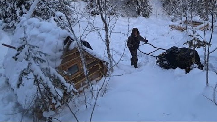 Жизнь в глухой тайге видео. Дом в глухой тайге. Странные случаи в тайге. Быт охотников.