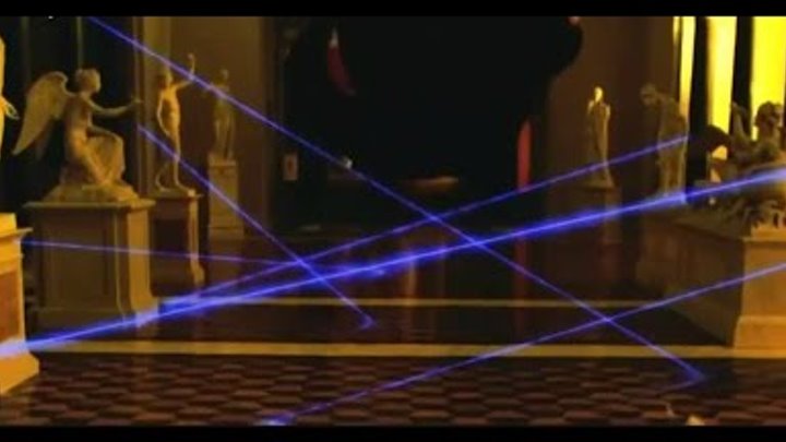 Венсан кассель 12 друзей оушена танец. Венсан кассель 12 друзей оушена танец. 12 друзей оушена (2004). 12 друзей оушена брэд питт и кэтрин зета джонс. Двенадцать друзей оушена сцена с лазерами.