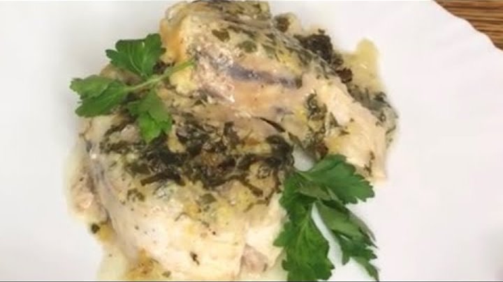 судак филе припущенный. судак припущенный. судак рыба филе. судак в сметанном соусе в духовке. судак под сливочным соусом с картофельными дольками.