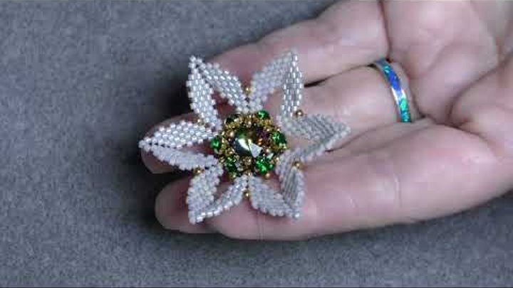 Tutorial: Beaded Flower with bezeled crystal. Цветок из бисера с опл ...