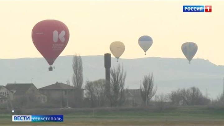 У Белой скалы в Крыму стартовал фестиваль воздушных шаров