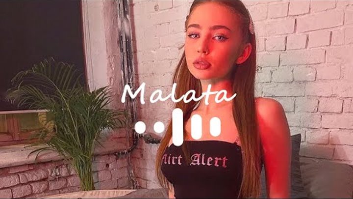 Самедли. Она в моем тик ток. Она в моем тик ремикс. Поет каверы в тик ток. Она в моём тик ток.