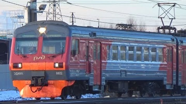 Эд4мкм-аэро. Эд4м 0433. Озера рядом с куркачи. Станция варшавская электрички. Станция варшавская электрички.