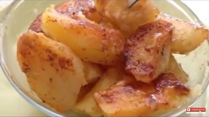 Курица с картошкой в мультиварке. Курица с картошкой в мультиварке редмонд. Картошка в сливках с сыром. Молодой картофель красивое фото. Картошка в сливках в мультиварке.