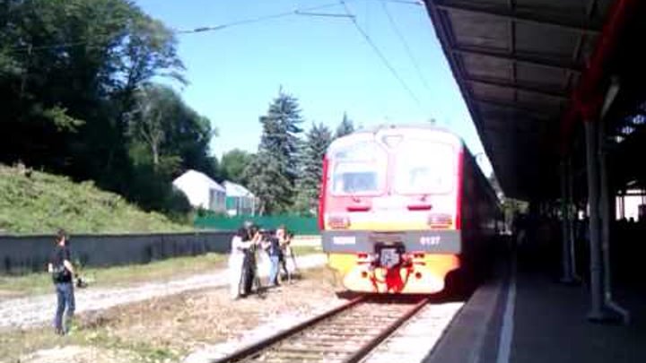 Железноводск станция бештау. Северо-кавказская железная дорога кисловодск. Электричка железноводск бештау. Эд9м 0152. Железноводск бештау жд.