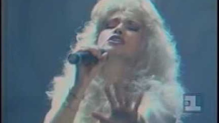 Аллегрова транзитный пассажир. Аллегрова на вокзале. Чайка 1996. Аллегрова транзитный пассажир. Транзитный пассажир аллегрова клип.