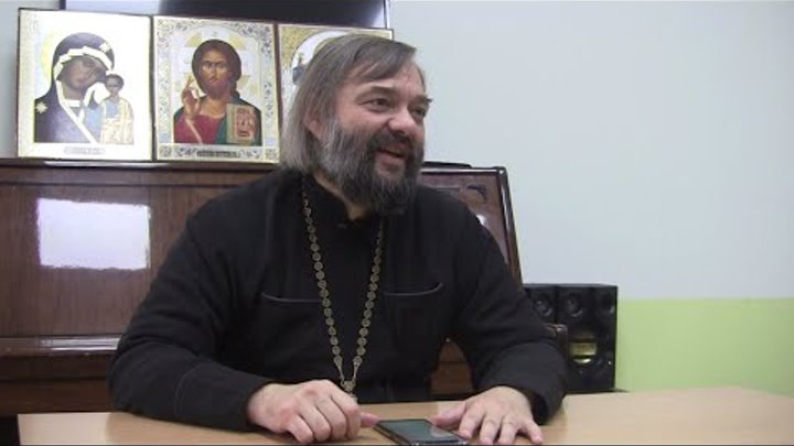 Школа псалтири занятие 4 сосковец. Школа псалтири занятие 4 сосковец. Священник с библией. Школа псалтири занятие 4 сосковец. Школа псалтири занятие 4 сосковец.