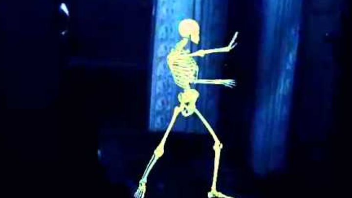 Танцующий скелет видео. Пляшущие скелеты. Скелет танцует. Уолт дисней танцующие скелеты. Танцующие скелеты.