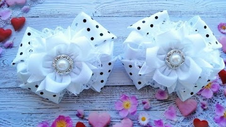 Бантики георгины из атласных. Банты канзаши мк. Камелия канзаши. Банты хризантемы из ленты. Бантики из атласных лент.