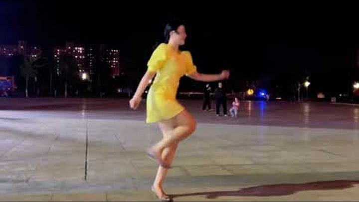 Песня Танцует Красотка В Порванном Платье фото 11