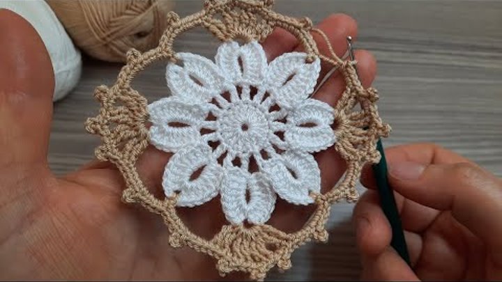 Breathtaking 😍 Easy Beautiful Flower Crochet Motif Tutorial for Beg ...