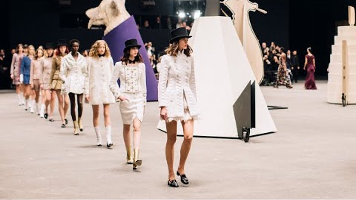 The CHANEL Spring-Summer 2023 Haute Couture Show