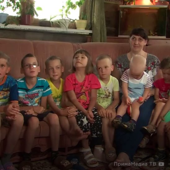 Семья из Владивостока усыновила 9 детей с хроническими диагнозами
