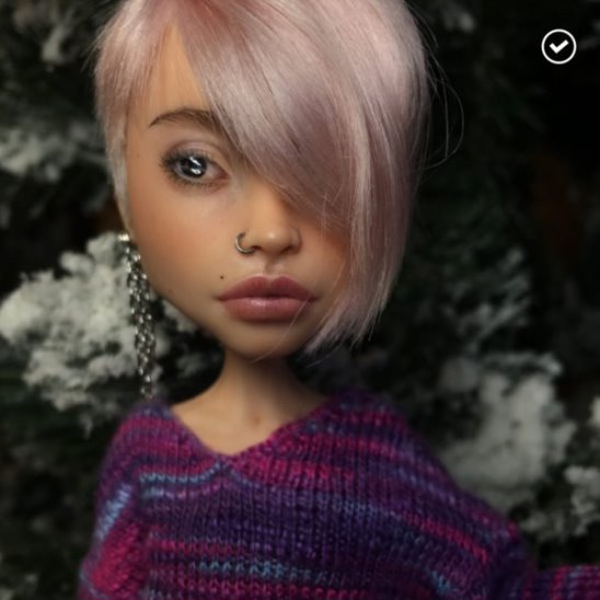 Художница превращает магазинных кукол в реалистичных красавиц