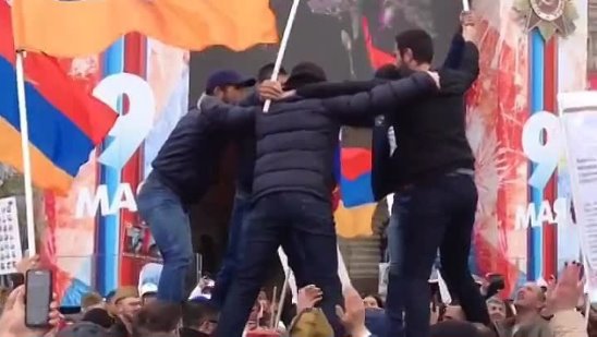 Армянский "Берд" в центре Москвы. 09.05.17(полное видео)
