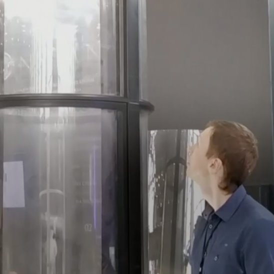 В Москве запустят "отсасывающие" лифты