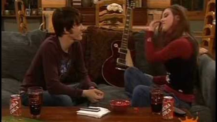 Drake and Josh - Kiss Me.