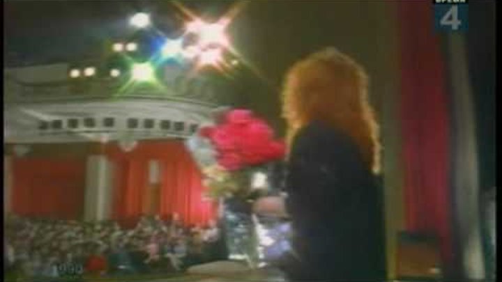 Пугачева песня мама. Рождественские встречи Аллы Пугачевой 1989. Пугачева на песне года 1978.