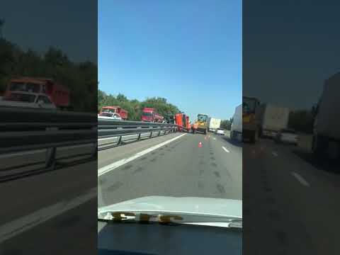 На 107 грузовик груженый бытовой химией попал в дтп