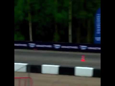 Лечу на мерседес бенц стреляет очередной бэнгер