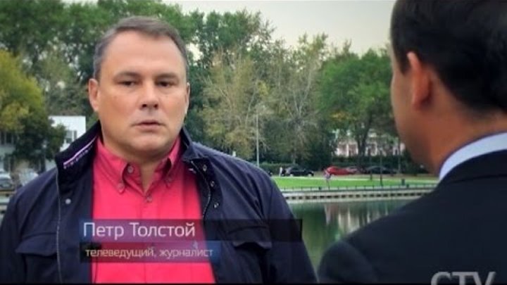 Толстой интервью французскому телеканалу последнее. Толстый телеведущий.