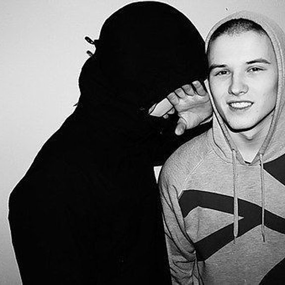 Я ищу пацана. Я ищу пацана. Парень со спины. Крутые аватарки для пацанов. Я ищу пацана.