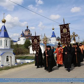 Фотография "Жадовская икона Богородицы является одним из списков (копий) Казанской иконы Божьей матери. Издавна образ Пресвятой Богородицы из села Жадовки почитался в Симбирской губернии как исцеляющий многие болезни, помогающий при всевозможных стихийных бедствиях,"