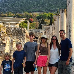 Фотография "Я с мужем и детьми. Древний Эфес, Турция."