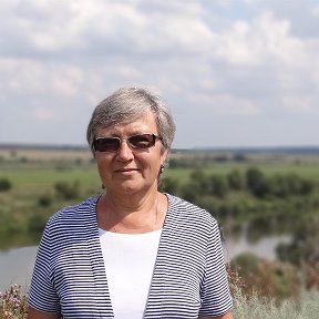 Фотография " Блеща средь полей широких,
Вон он льется!.. Здравствуй, Дон!  От сынов твоих далеких
Я привез тебе поклон."