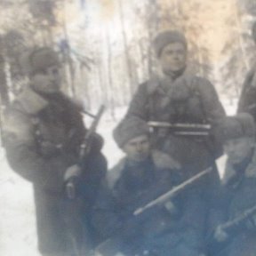 Фотография "1942год мой дед Борзилов Иван(слева)"