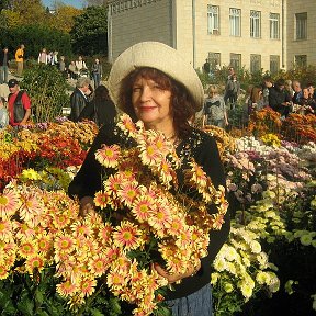 Фотография "Я люблю тебя так,
Что не сможешь никак
Ты меня никогда, никогда,
Никогда разлюбить.

https://www.yandex.ru/video/preview/4982107645375398311"