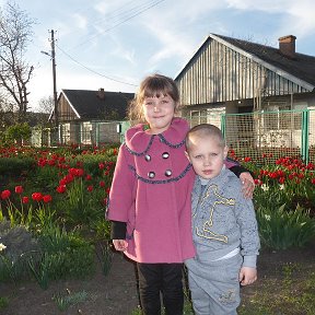 Фотография "Оля и Дима у бабушки в гостях."