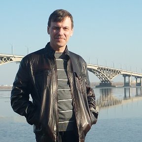 Фотография "На фоне Саратовского моста, 23 марта 2014г."