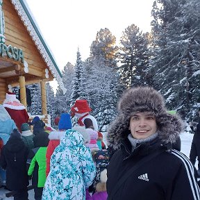 Фотография "Я сегодня посетил с мамой и братом Матвеем резиденцию деда Мороза на Оськкином озере."