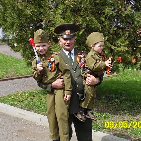 Фотография "С внуками на Параде 9 мая!"