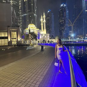 Фотография "Дубай , вечерняя прогулка по набережной ✨🔥"