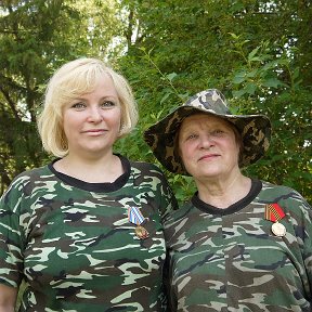 Фотография "Меня наградили медалью за помощь в Победе в ВОВ 1945года. Свету- за помощь в освоении Космонавтики"