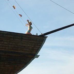 Фотография "Не всё исправить в нашей жизни можно. Порой бывает трудно зачеркнуть больной осадок слов неосторожных, обидевшему - руку протянуть, поссорившись – идти на примирение, утраченное – снова обрести..И не всегда возможно возвращение туда, откуда поспешил уйти."