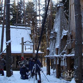 Фотография "Это Былина. Тут мы снимали кино. Я стою на коленях, в шапке-ушанке, молюсь киношному Богу!  Здесь можно посмотреть фильм: http://www.youtube.com/watch?v=IN7zDS5XWrQ"