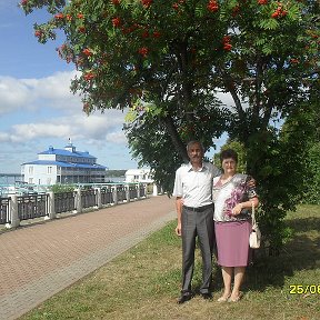Фотография "с супругой набережная реки Волга"