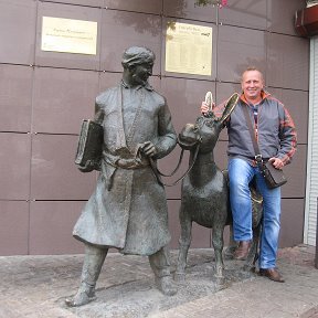 Фотография "Москва. Станция метро "Молодежная" Памятник Ходже Насреддину."