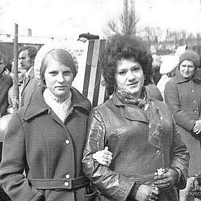 Фотография "Май.1975г. г.Чита.с подругой Леной.ЧГМИ"