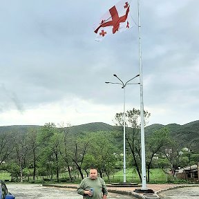 Фотография "Перед перевалом.....Я никогда не видел такой дороги))))) серпантин, снег,и это все в мае "