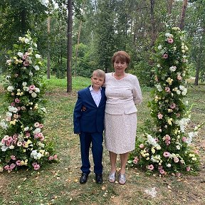 Фотография "С младшим внуком Матвеем на свадьбе - у старшего внука -Дениса."