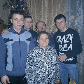 Фотография "семья артемий даниил владислав я и мама моя"