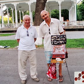 Фотография "На Ташкентском Бродвее с Димой. 2014г. июль"