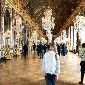 Фотография "Версальский дворец! красота  неописуемая. Очень шикарно, везде золото и позолота, мрамор и паркет, расписные потолки"